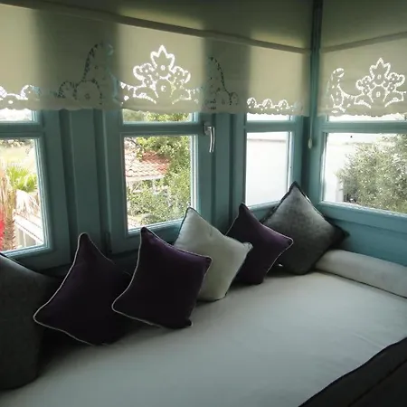 Cassiopeia Hotel *