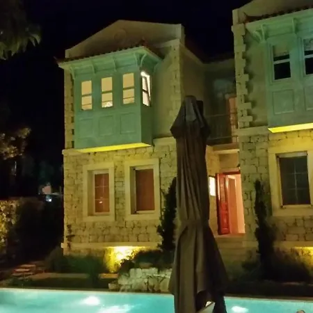 Cassiopeia Hotel *
